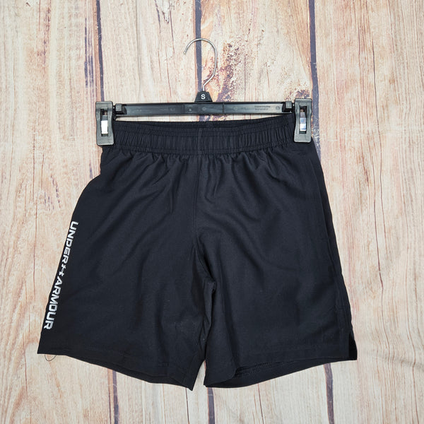 UA BOYS TECH WOVEN WORDMARK'S SHORT BLK 1383341 001