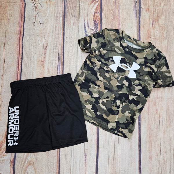 UNDER ARMOUR BOYS 2PC SET CAMO S/S AND SHORTS